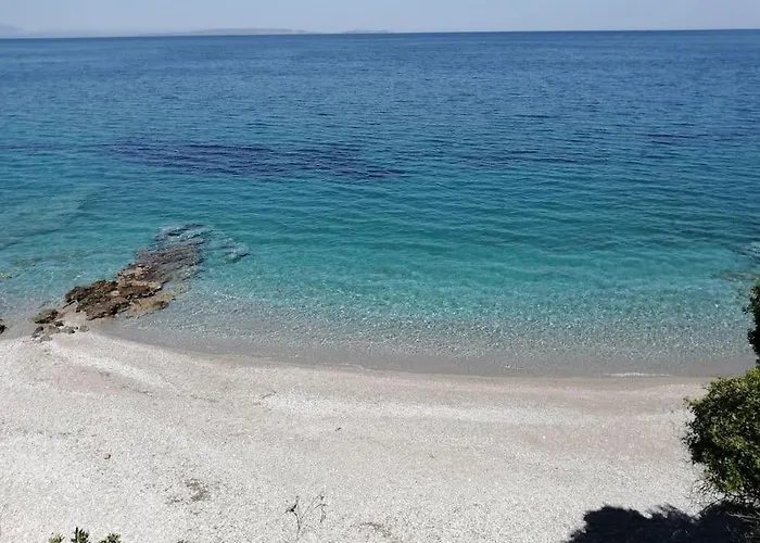 Seaview Lovely Leonídion